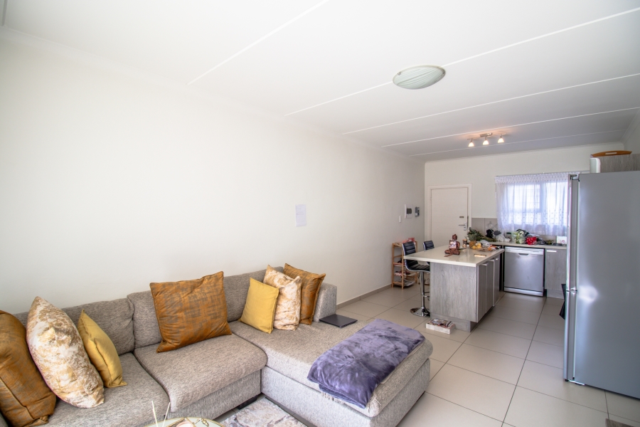 2 Bedroom Property for Sale in Erand Gardens Gauteng