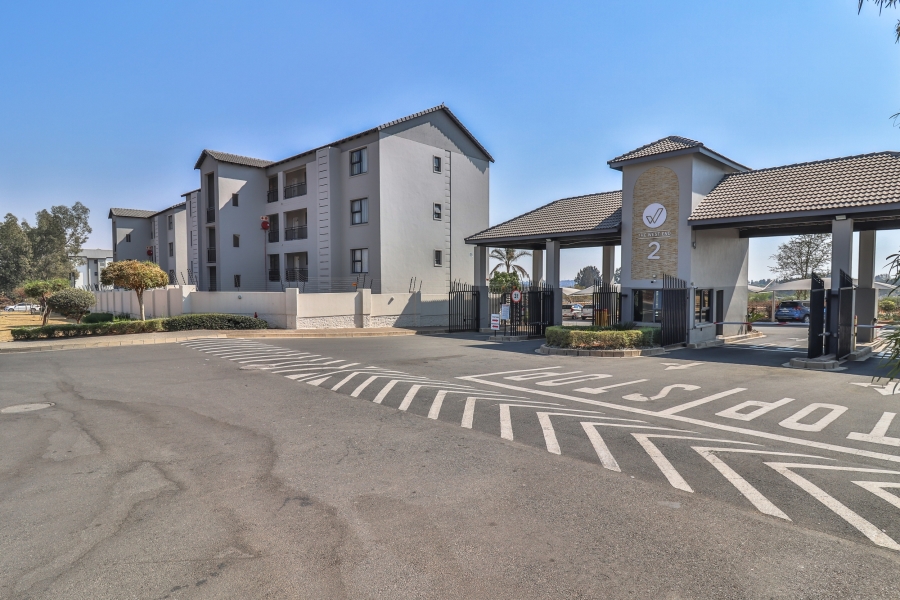 2 Bedroom Property for Sale in Erand Gardens Gauteng