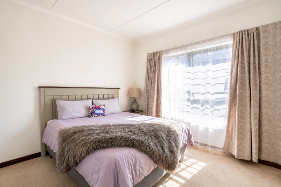 2 Bedroom Property for Sale in Erand Gardens Gauteng