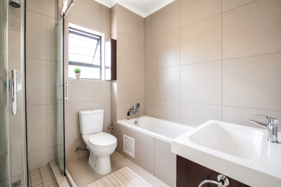2 Bedroom Property for Sale in Erand Gardens Gauteng