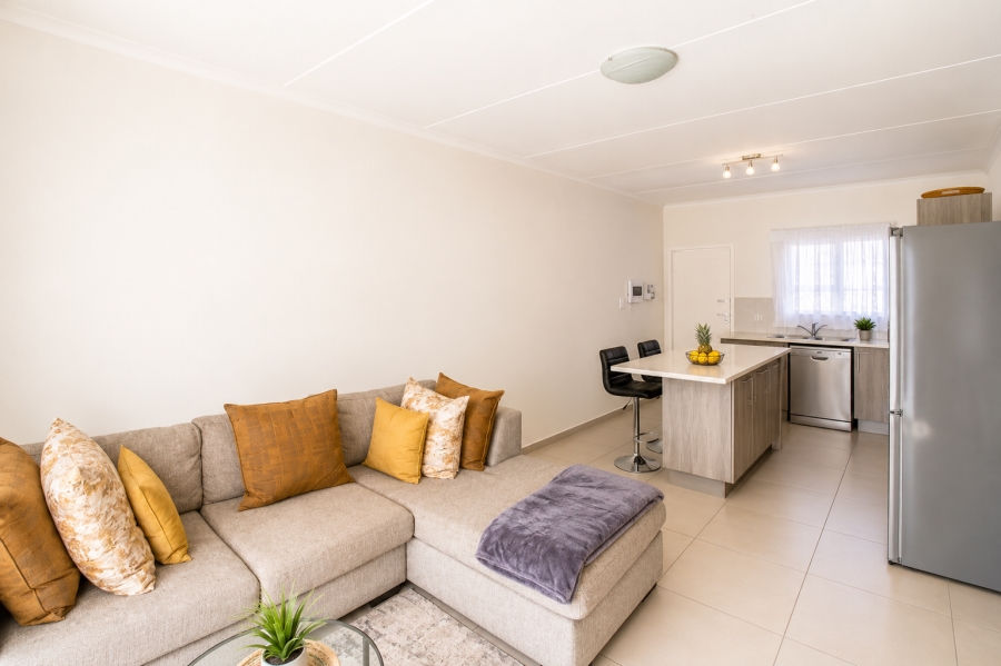 2 Bedroom Property for Sale in Erand Gardens Gauteng