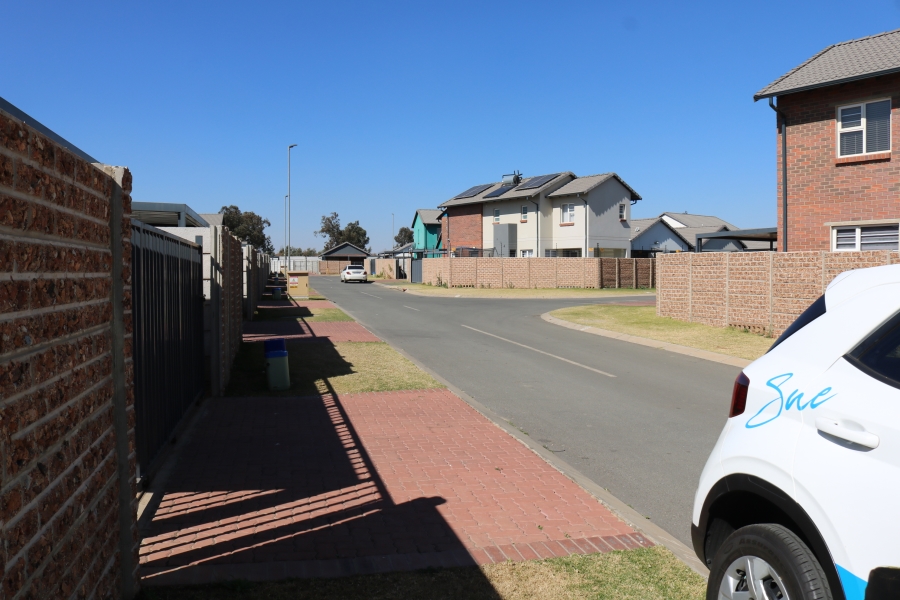 2 Bedroom Property for Sale in Parkdene Gauteng