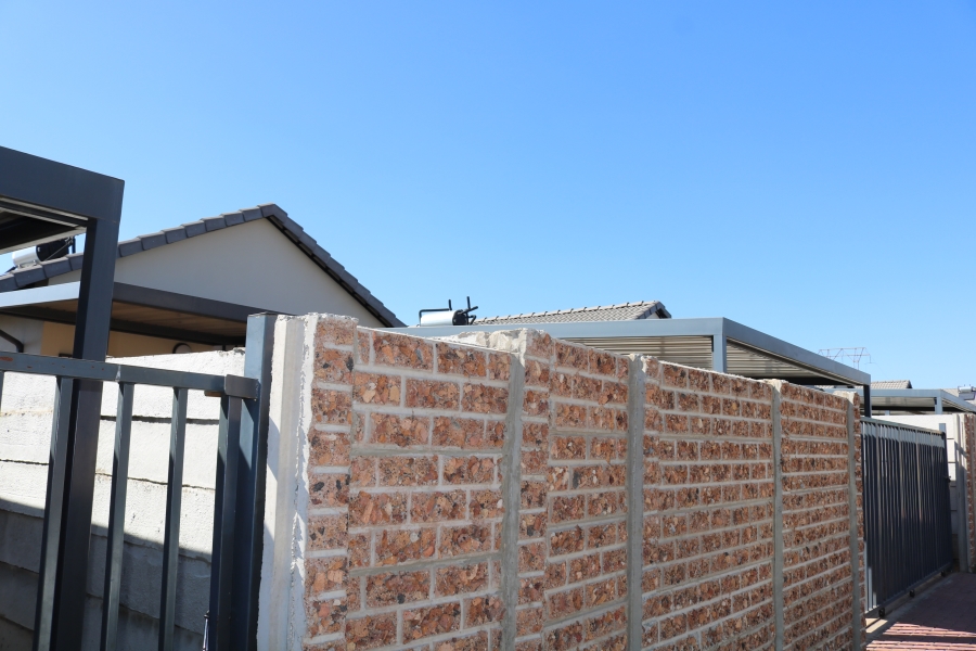 2 Bedroom Property for Sale in Parkdene Gauteng