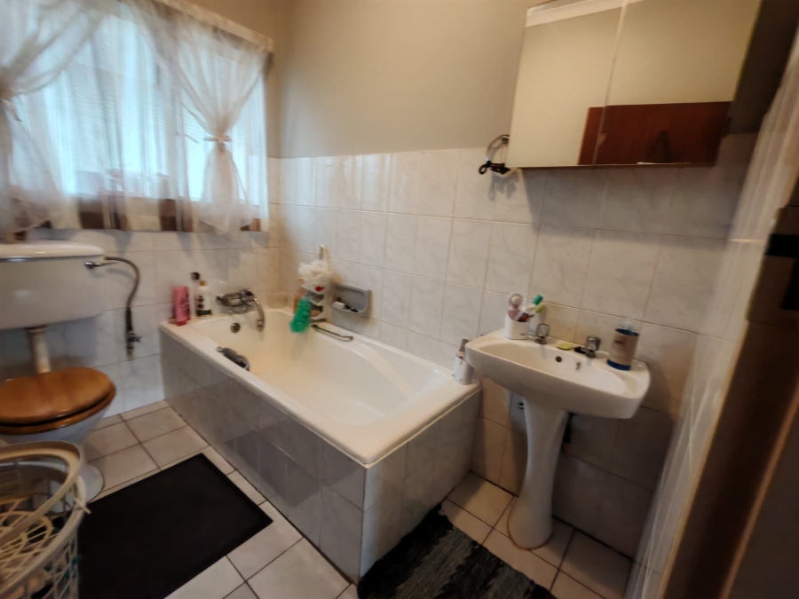 3 Bedroom Property for Sale in Vanderbijlpark SE 6 Gauteng