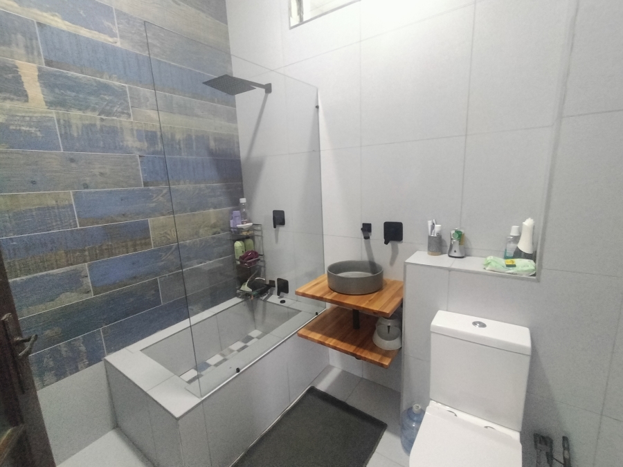 6 Bedroom Property for Sale in Pretoria North Gauteng