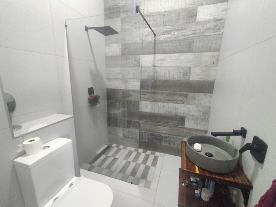 6 Bedroom Property for Sale in Pretoria North Gauteng