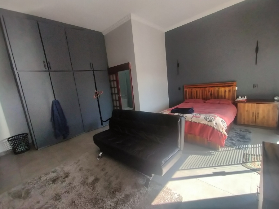 6 Bedroom Property for Sale in Pretoria North Gauteng