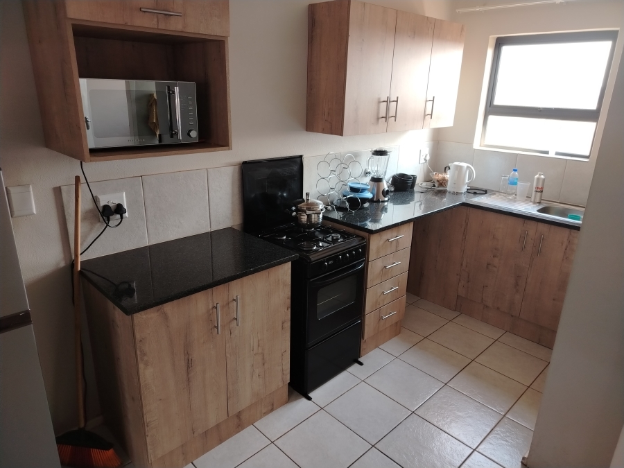 To Let 2 Bedroom Property for Rent in Kenleaf Gauteng