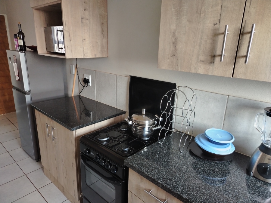 To Let 2 Bedroom Property for Rent in Kenleaf Gauteng