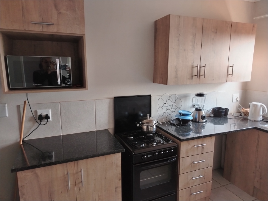 To Let 2 Bedroom Property for Rent in Kenleaf Gauteng