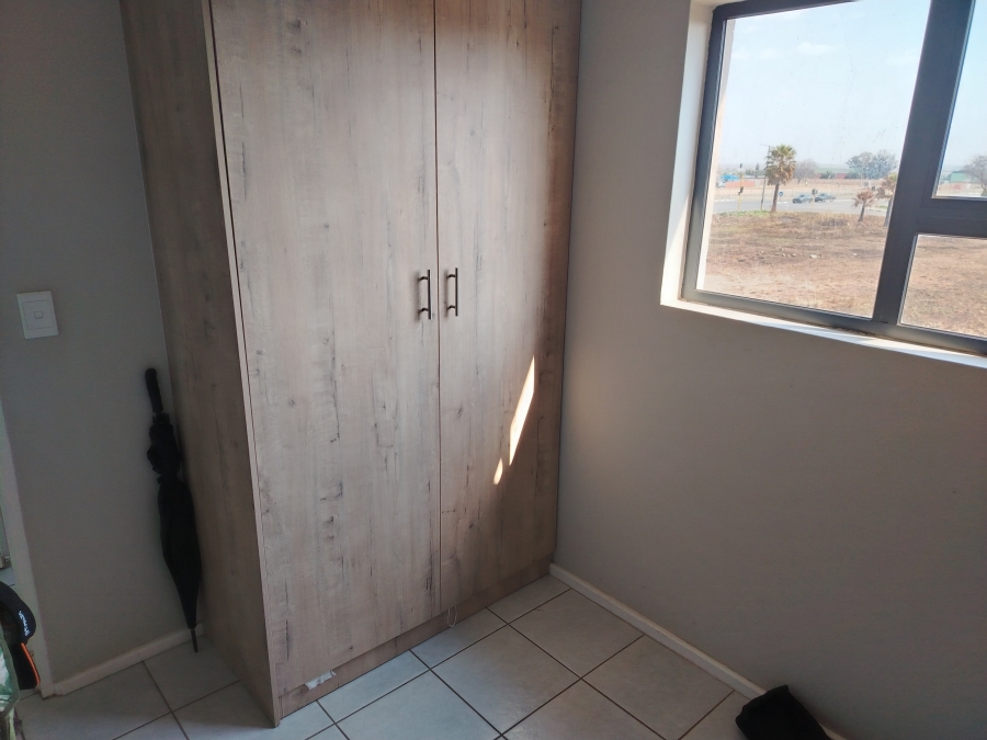 To Let 2 Bedroom Property for Rent in Kenleaf Gauteng