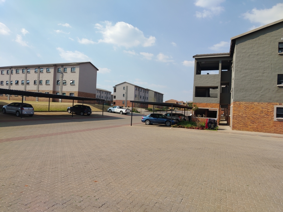 To Let 2 Bedroom Property for Rent in Kenleaf Gauteng
