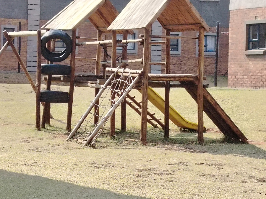 To Let 2 Bedroom Property for Rent in Kenleaf Gauteng