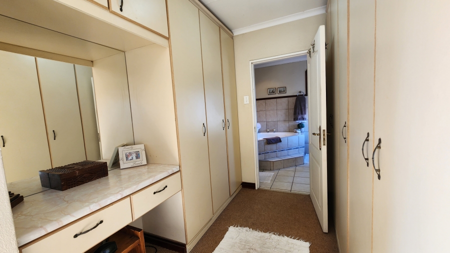 5 Bedroom Property for Sale in Jordaan Park Gauteng