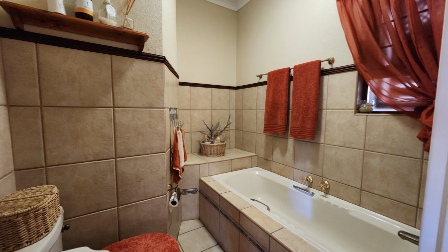 5 Bedroom Property for Sale in Jordaan Park Gauteng