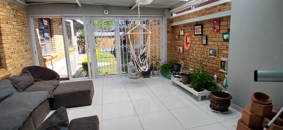 3 Bedroom Property for Sale in New Redruth Gauteng