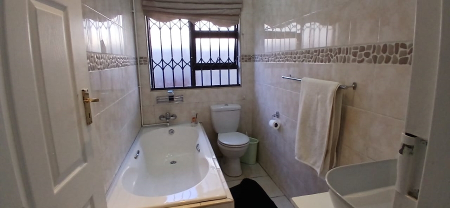 3 Bedroom Property for Sale in New Redruth Gauteng