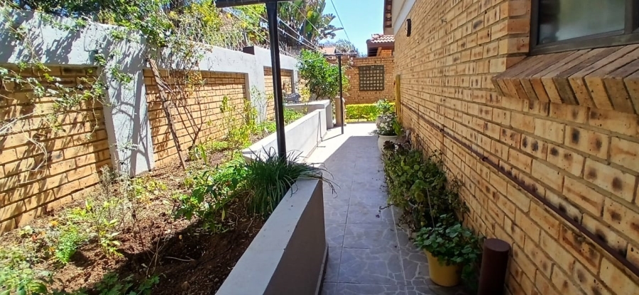 3 Bedroom Property for Sale in New Redruth Gauteng