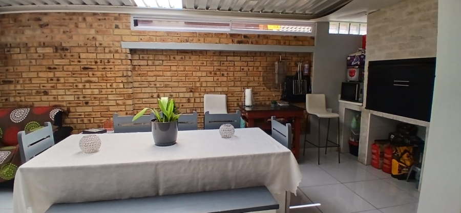 3 Bedroom Property for Sale in New Redruth Gauteng