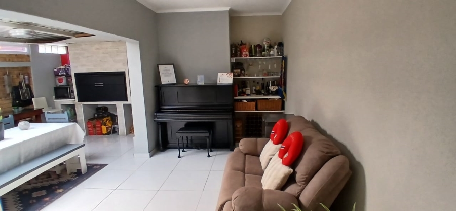 3 Bedroom Property for Sale in New Redruth Gauteng