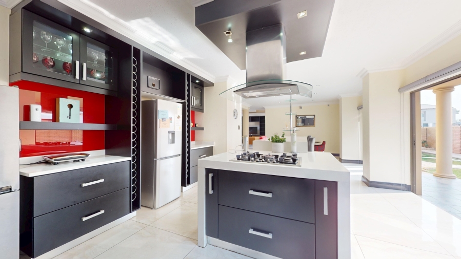 4 Bedroom Property for Sale in Parkhaven Gauteng