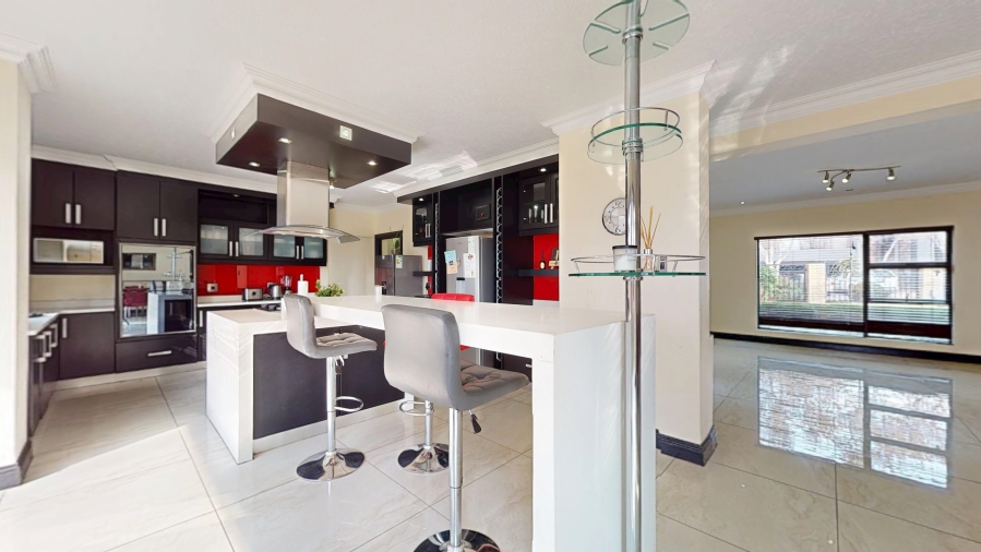 4 Bedroom Property for Sale in Parkhaven Gauteng