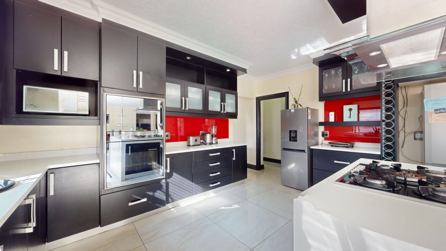 4 Bedroom Property for Sale in Parkhaven Gauteng