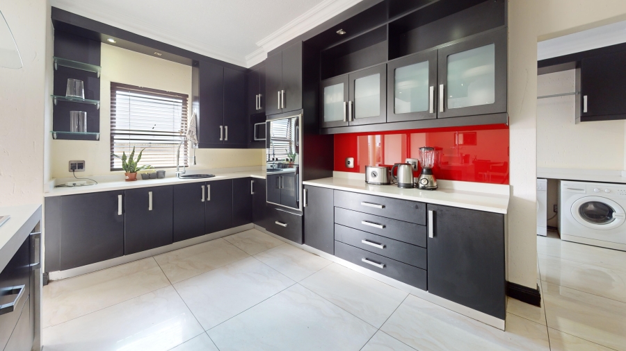 4 Bedroom Property for Sale in Parkhaven Gauteng