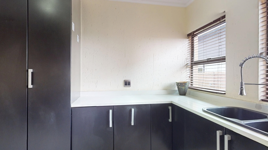 4 Bedroom Property for Sale in Parkhaven Gauteng