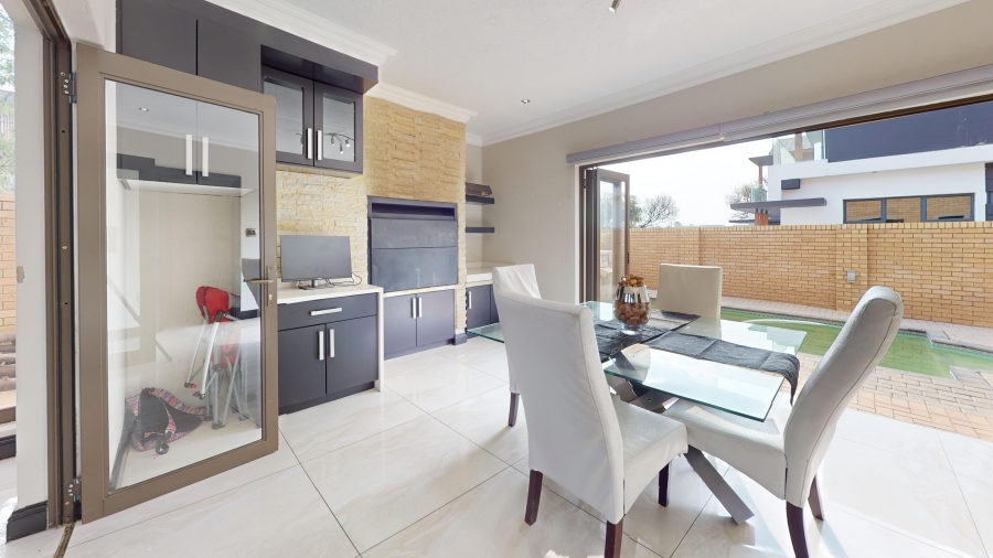 4 Bedroom Property for Sale in Parkhaven Gauteng