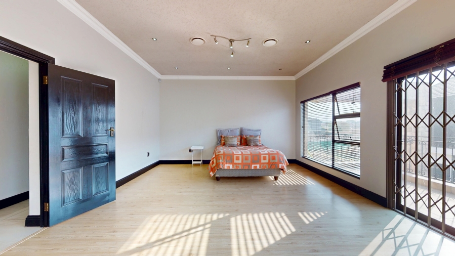 4 Bedroom Property for Sale in Parkhaven Gauteng