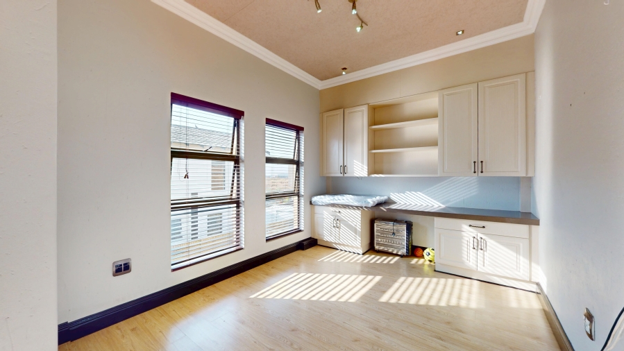 4 Bedroom Property for Sale in Parkhaven Gauteng