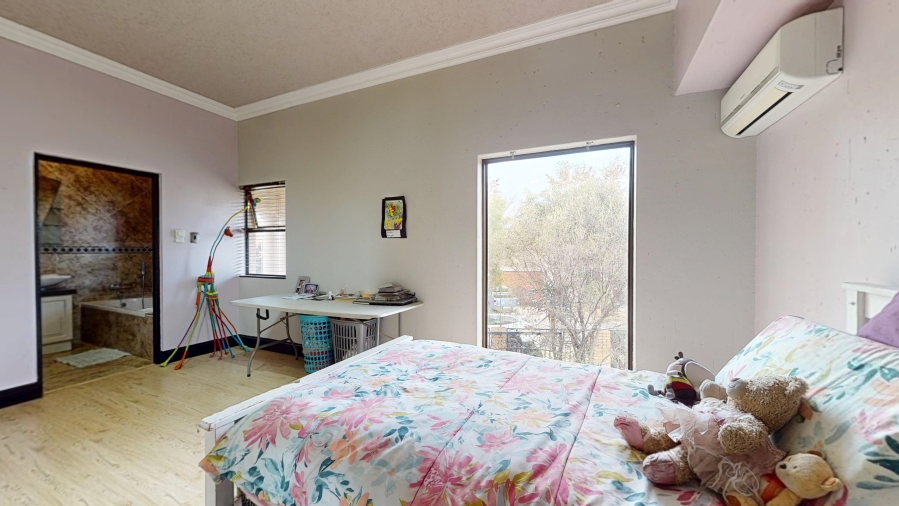 4 Bedroom Property for Sale in Parkhaven Gauteng