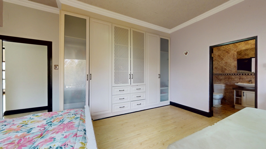 4 Bedroom Property for Sale in Parkhaven Gauteng