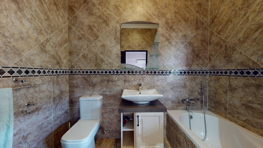 4 Bedroom Property for Sale in Parkhaven Gauteng