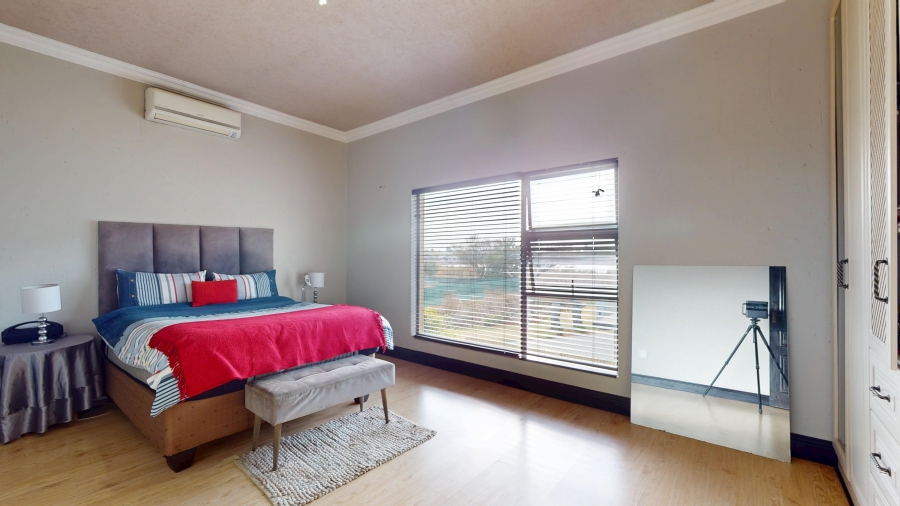 4 Bedroom Property for Sale in Parkhaven Gauteng
