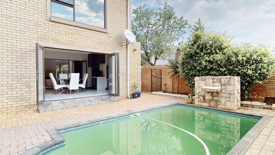 4 Bedroom Property for Sale in Parkhaven Gauteng