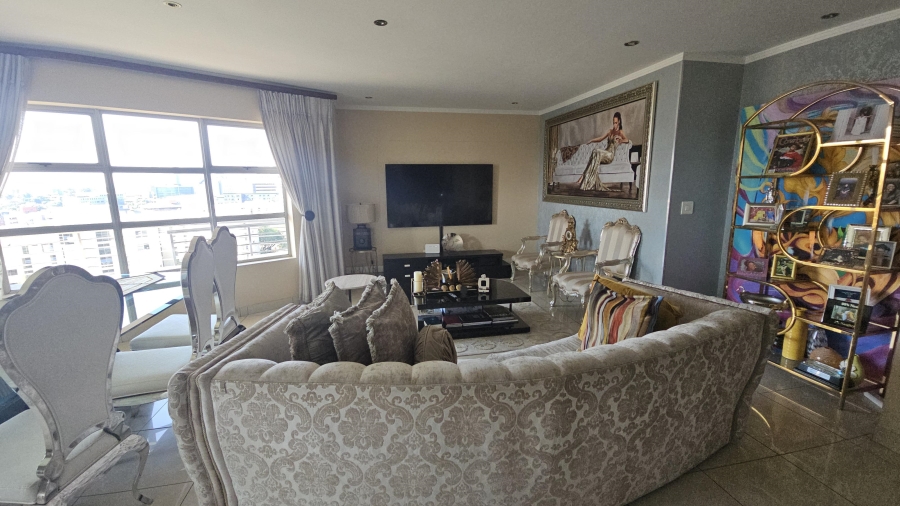 2 Bedroom Property for Sale in Sandhurst Gauteng