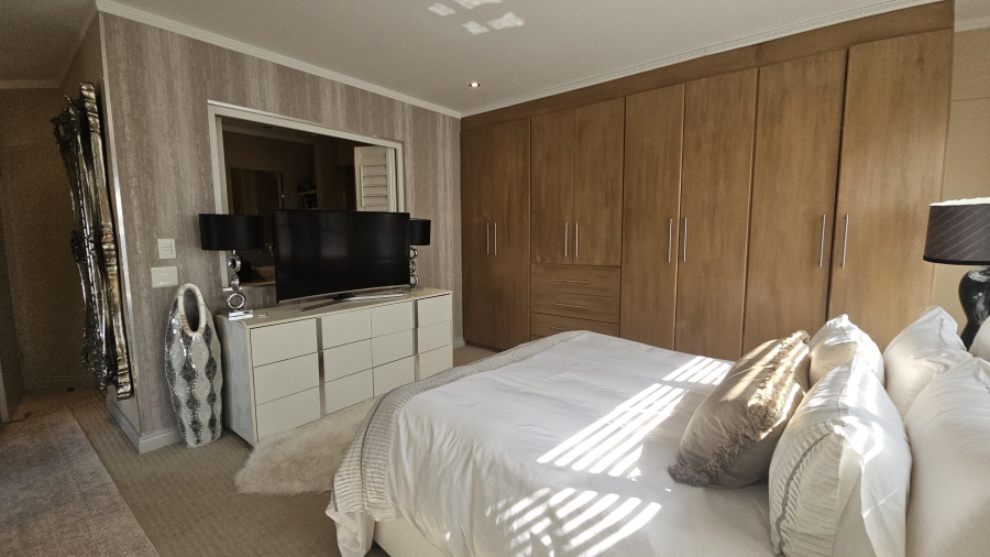 2 Bedroom Property for Sale in Sandhurst Gauteng