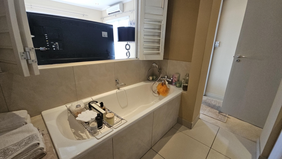 2 Bedroom Property for Sale in Sandhurst Gauteng