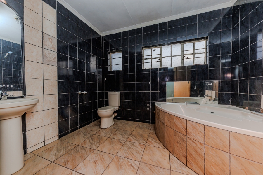 4 Bedroom Property for Sale in Reefhaven Gauteng