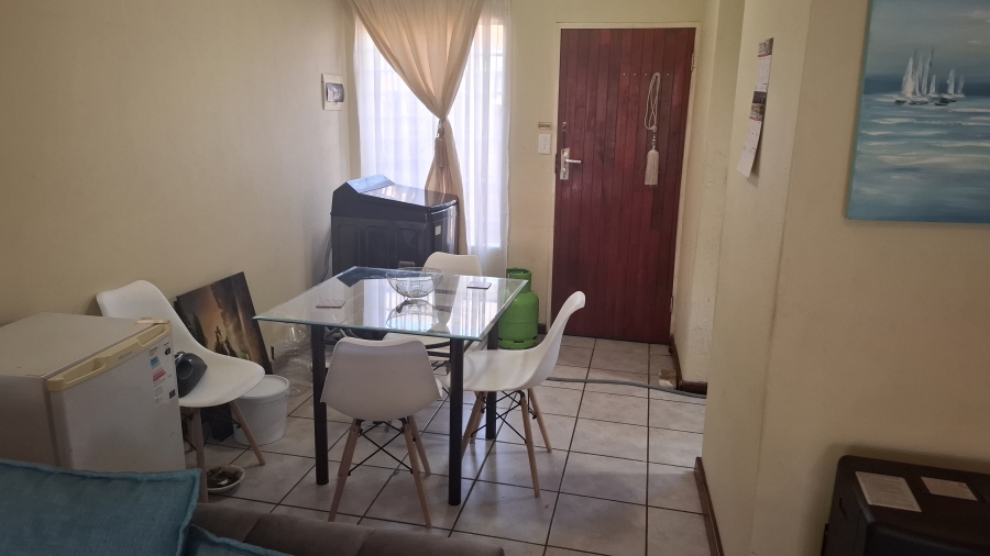 2 Bedroom Property for Sale in Annlin Gauteng