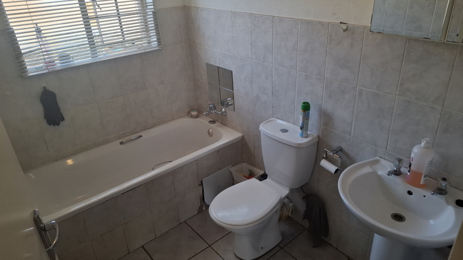 2 Bedroom Property for Sale in Annlin Gauteng
