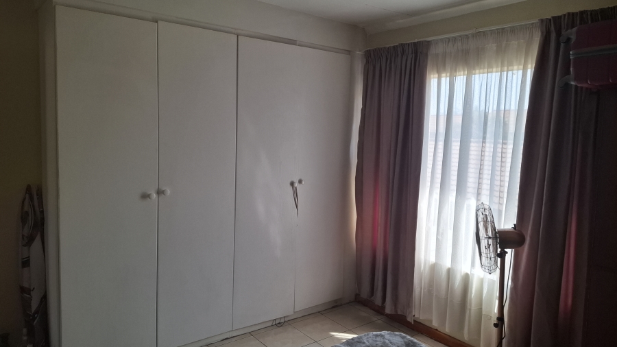 2 Bedroom Property for Sale in Annlin Gauteng