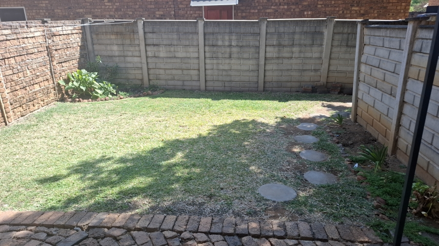2 Bedroom Property for Sale in Annlin Gauteng