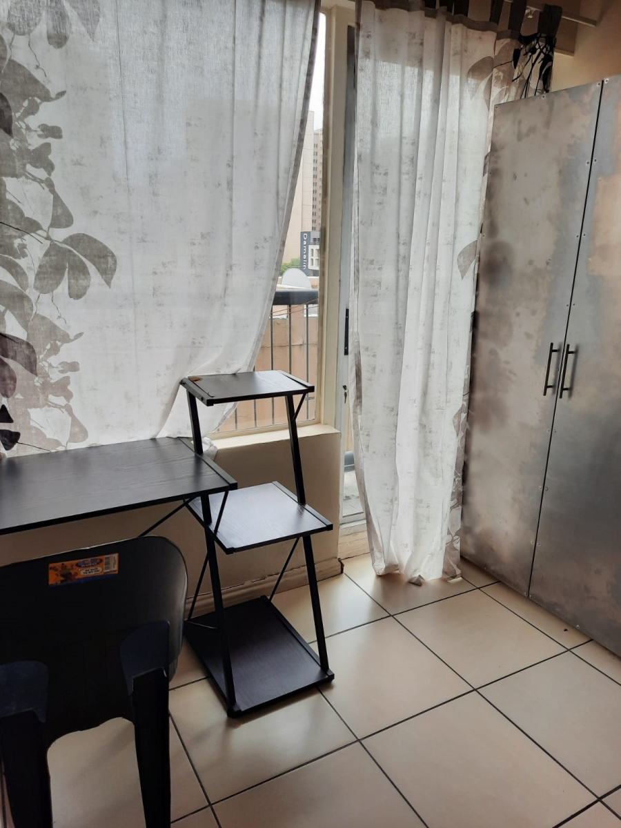 2 Bedroom Property for Sale in Braamfontein Gauteng