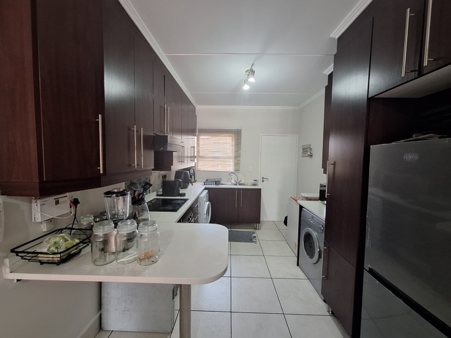 2 Bedroom Property for Sale in Greenstone Hill Gauteng