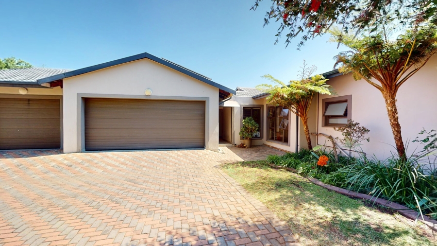 5 Bedroom Property for Sale in Farrarmere Gauteng