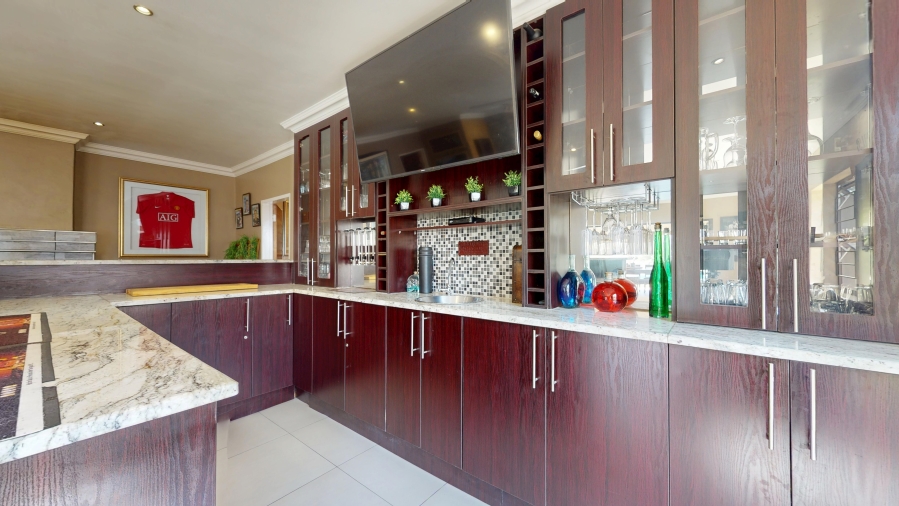 5 Bedroom Property for Sale in Farrarmere Gauteng