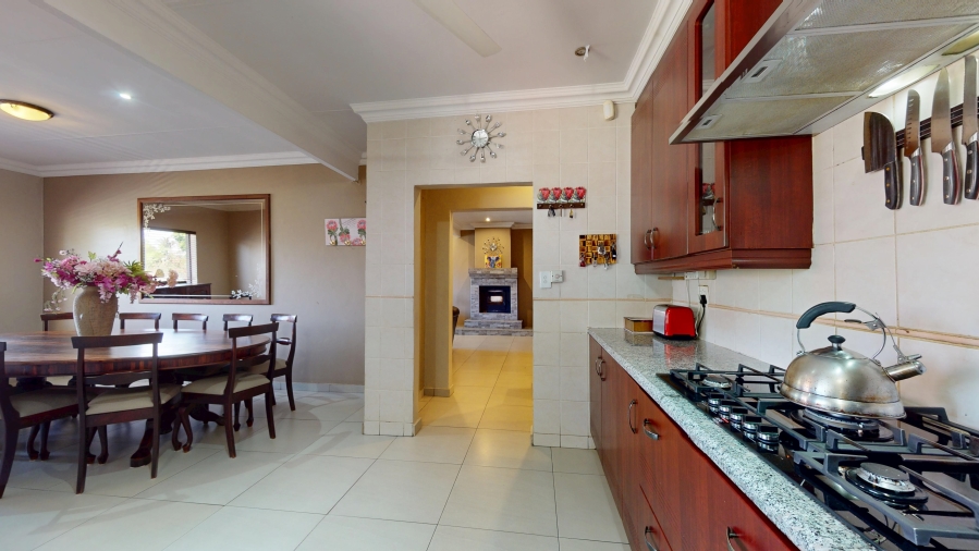 5 Bedroom Property for Sale in Farrarmere Gauteng